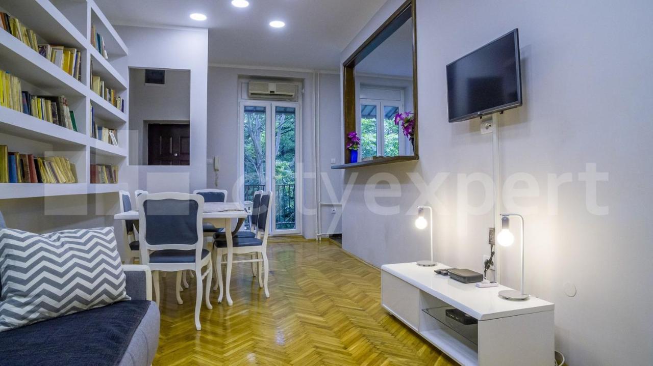 Downtown In Walk Zone With 3 Bedrooms And Garage Apartment Novi Sad